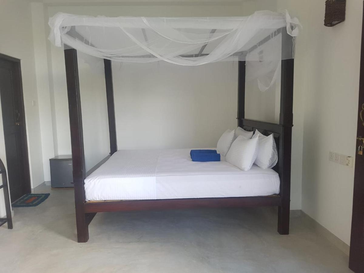 Waves Hiri Hotel Dikwella Luaran gambar