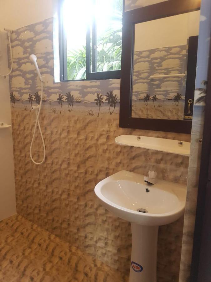 Waves Hiri Hotel Dikwella Luaran gambar
