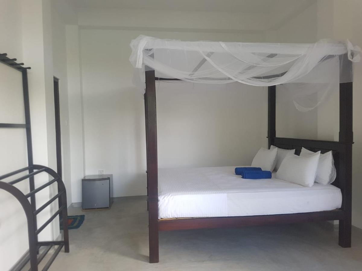 Waves Hiri Hotel Dikwella Luaran gambar