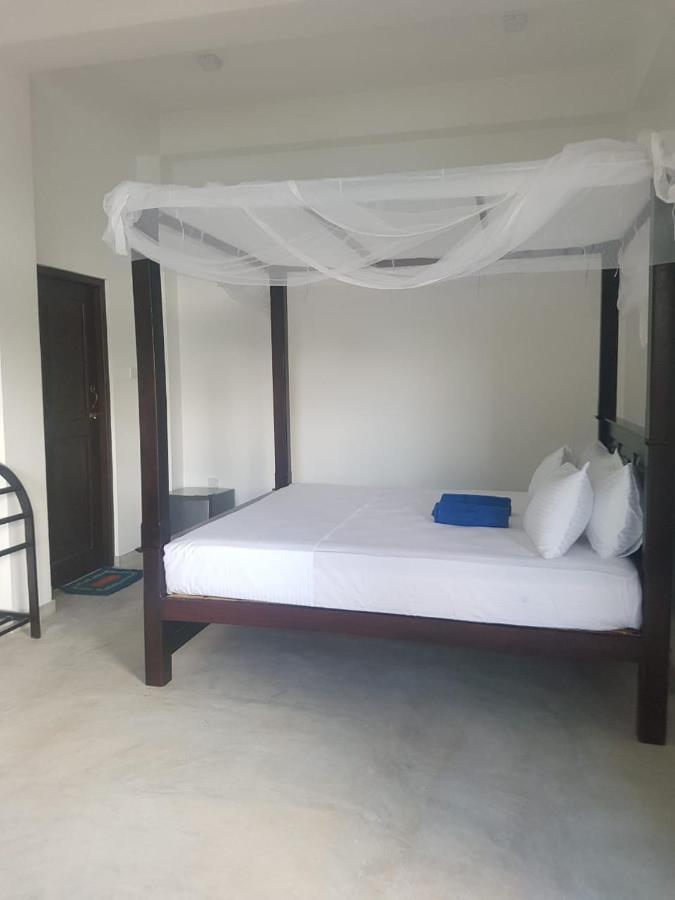 Waves Hiri Hotel Dikwella Luaran gambar