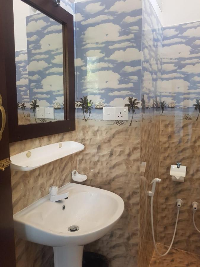 Waves Hiri Hotel Dikwella Luaran gambar